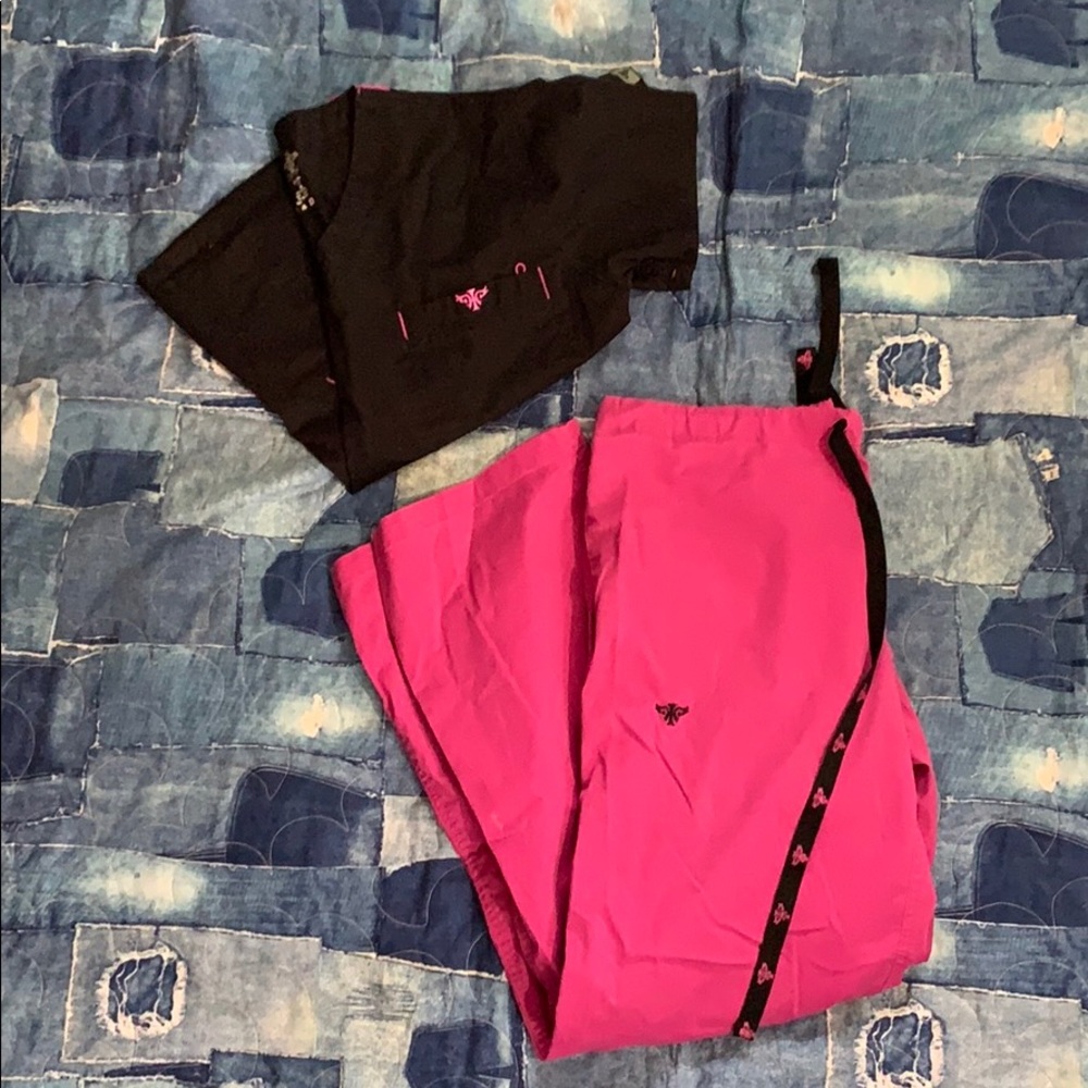 Med Couture Black/Pink Scrub Set